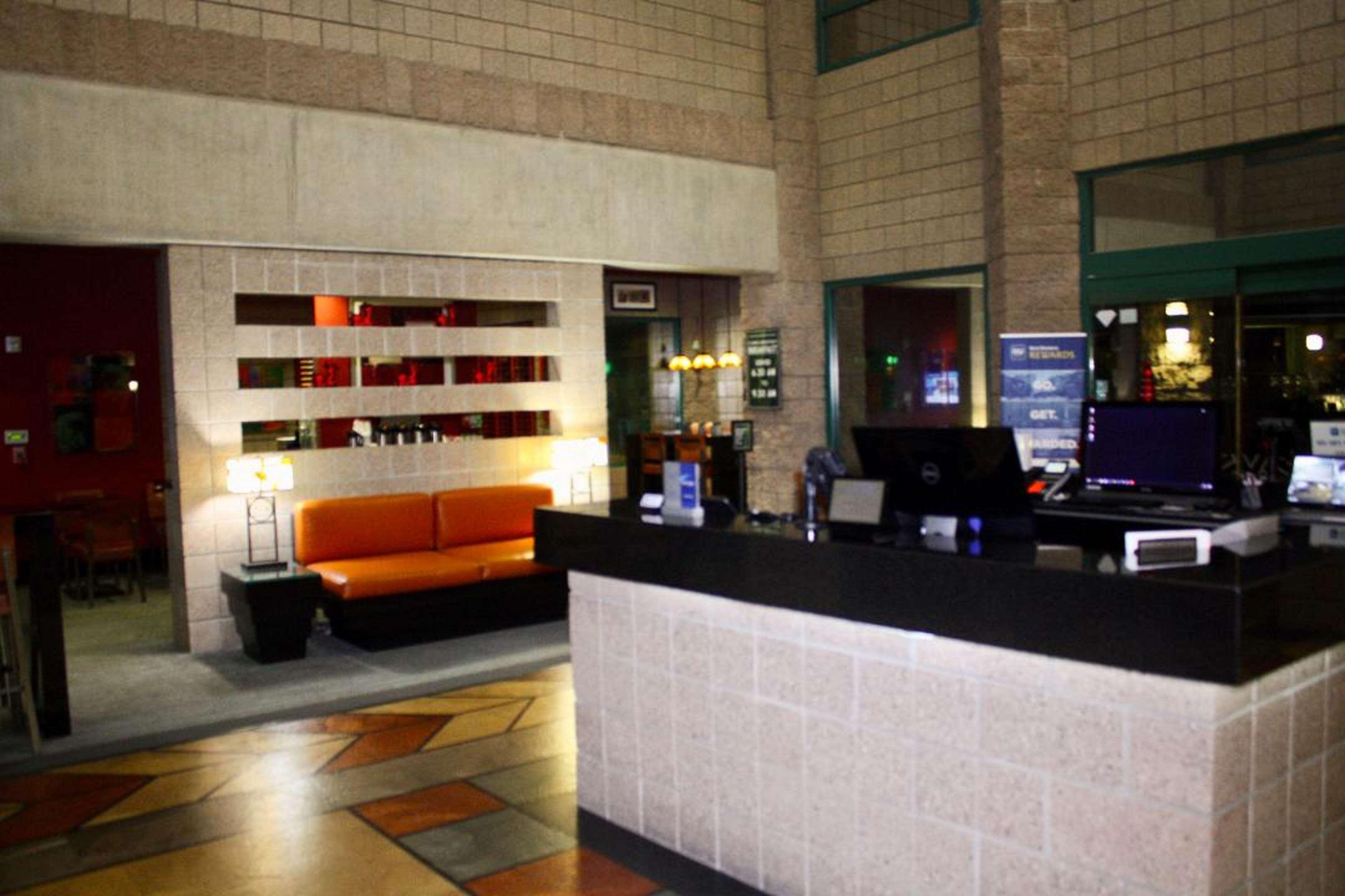 Best Western Plus Sundial Scottsdale Exterior photo