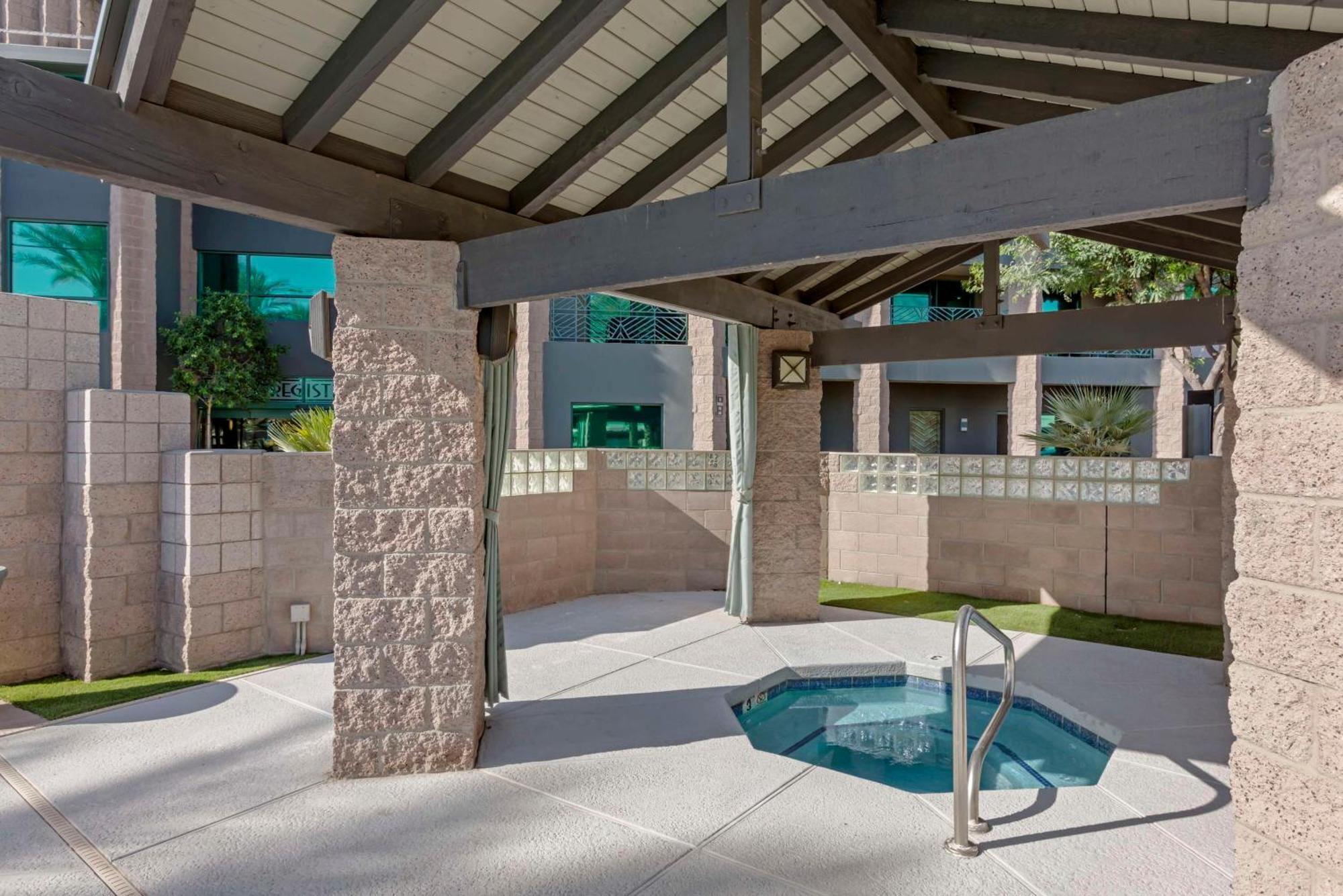 Best Western Plus Sundial Scottsdale Exterior photo
