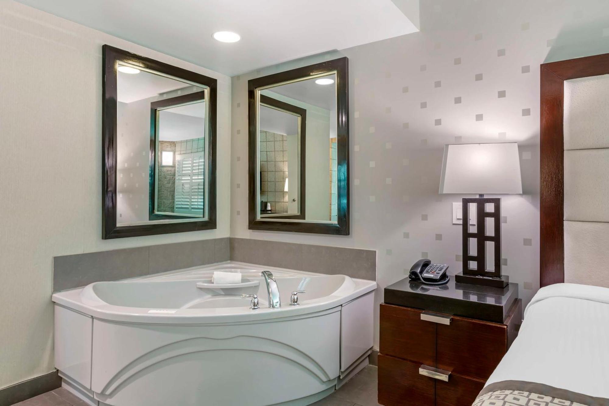 Best Western Plus Sundial Scottsdale Exterior photo