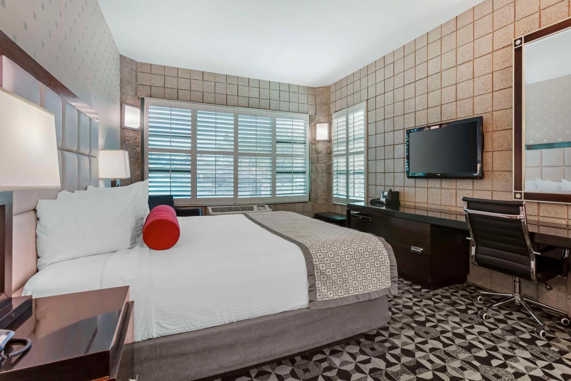 Best Western Plus Sundial Scottsdale Exterior photo