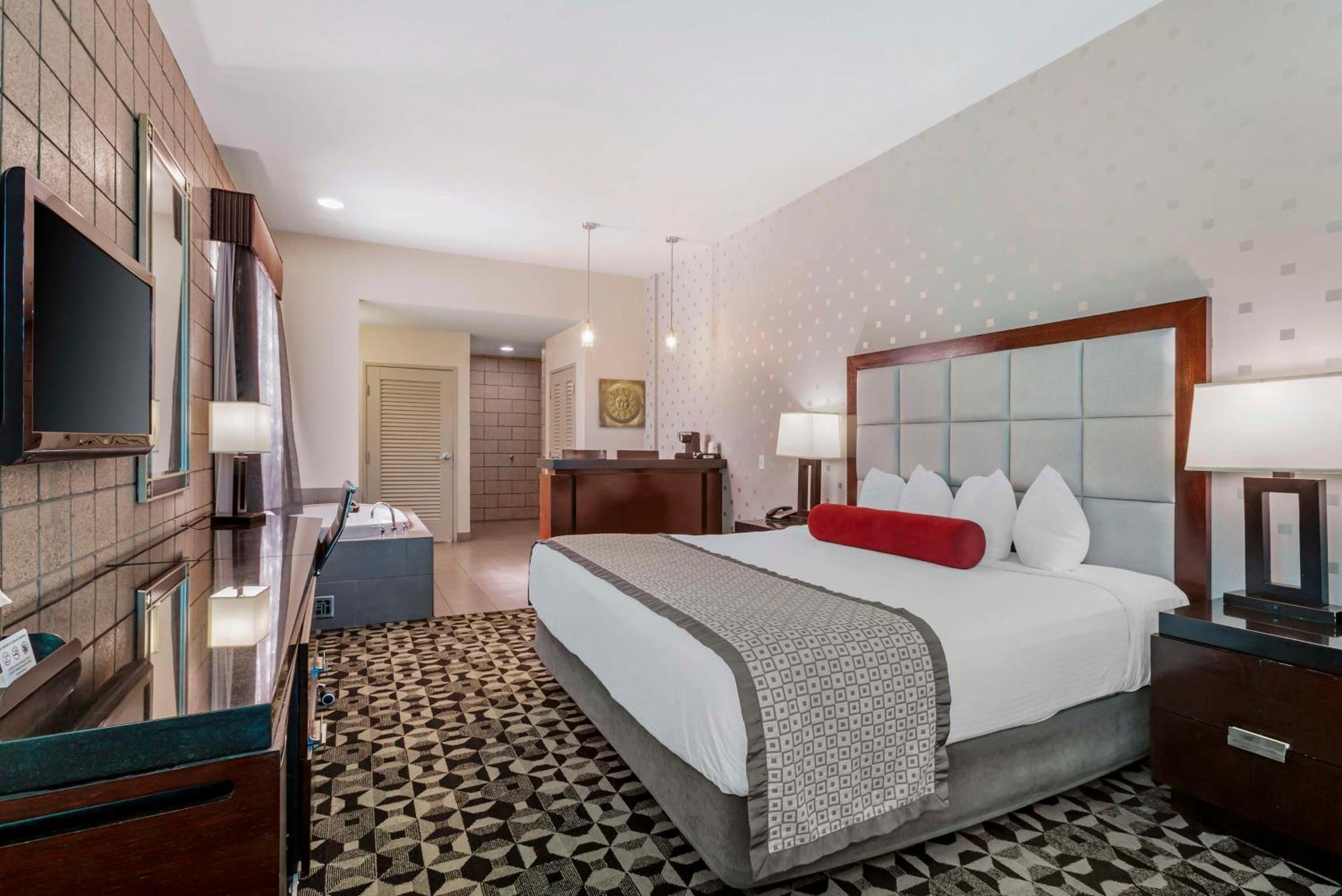 Best Western Plus Sundial Scottsdale Exterior photo