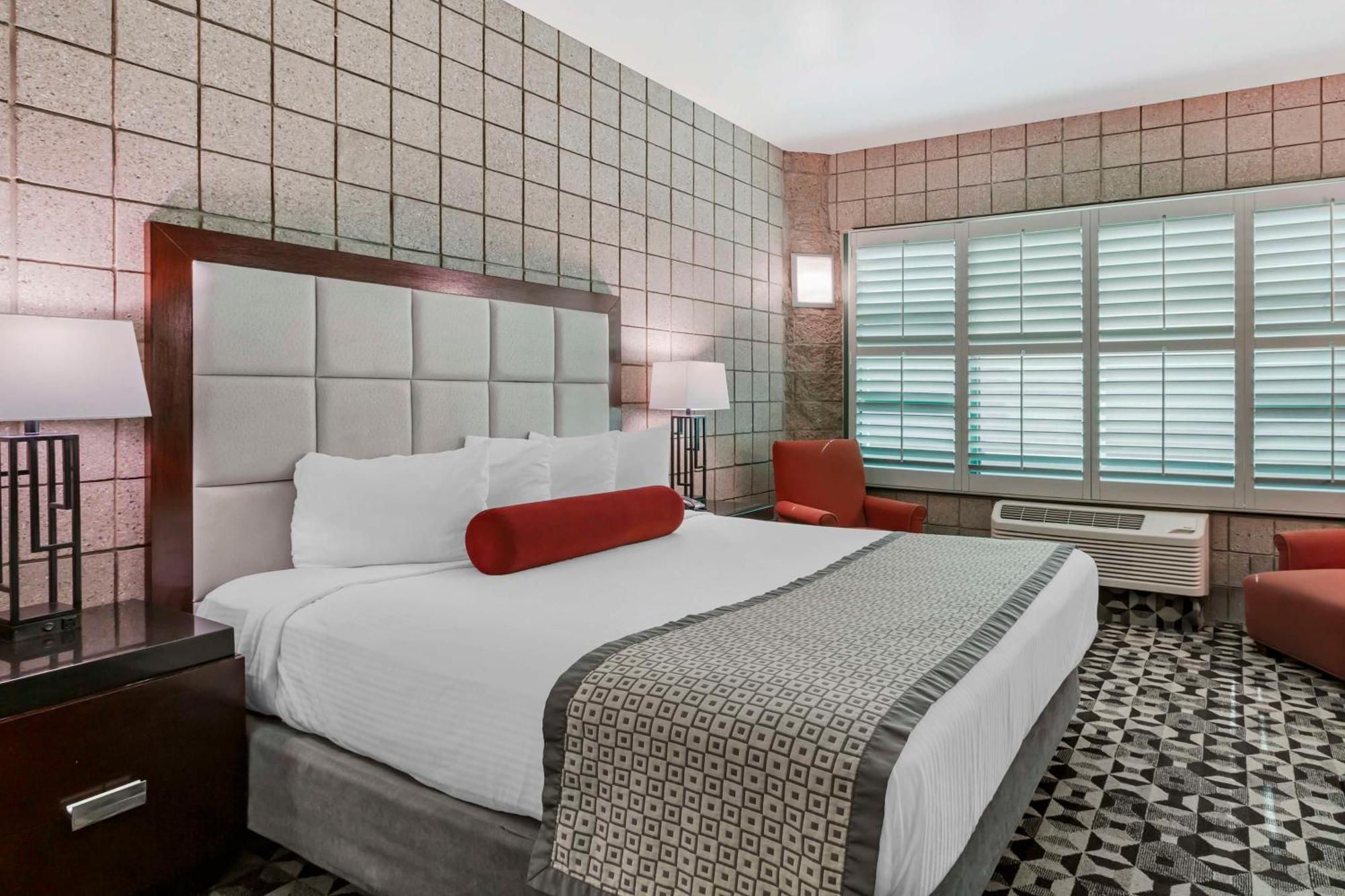 Best Western Plus Sundial Scottsdale Exterior photo