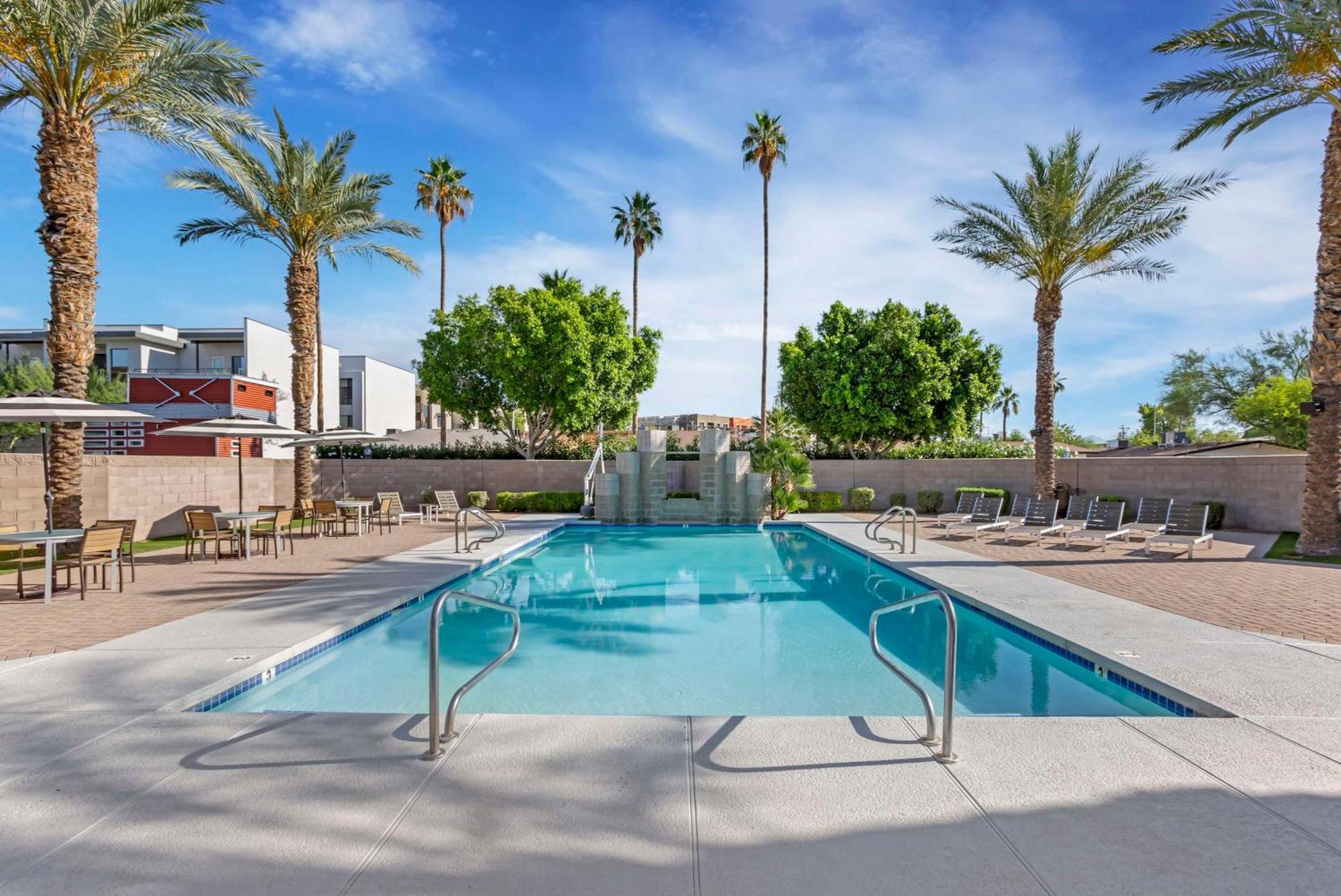 Best Western Plus Sundial Scottsdale Exterior photo