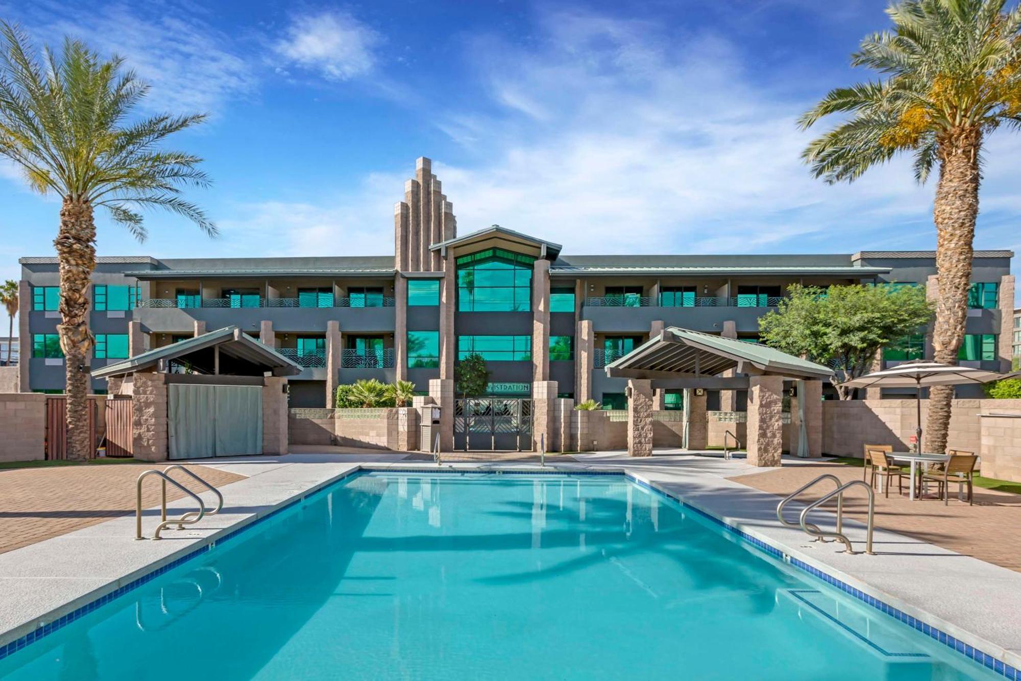 Best Western Plus Sundial Scottsdale Exterior photo