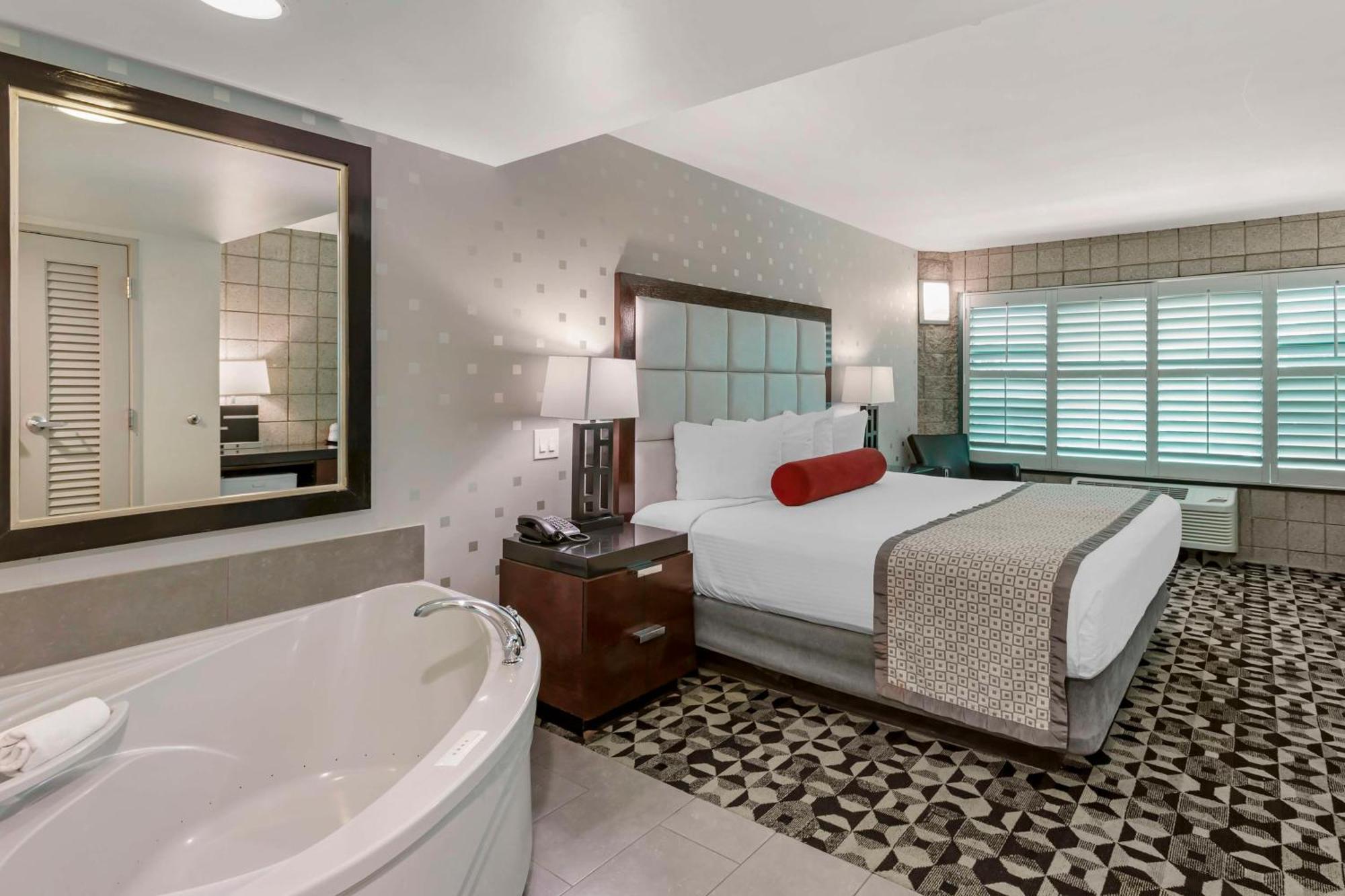 Best Western Plus Sundial Scottsdale Exterior photo