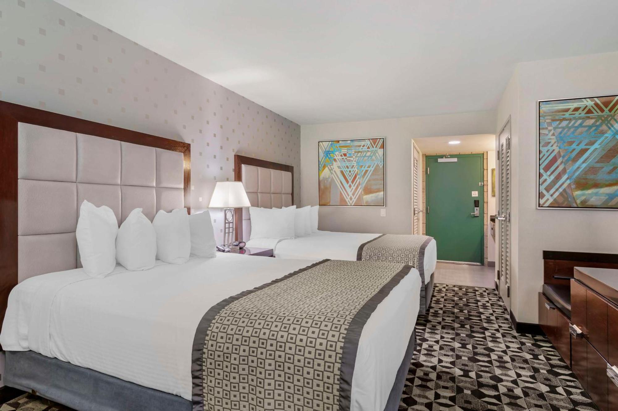 Best Western Plus Sundial Scottsdale Exterior photo