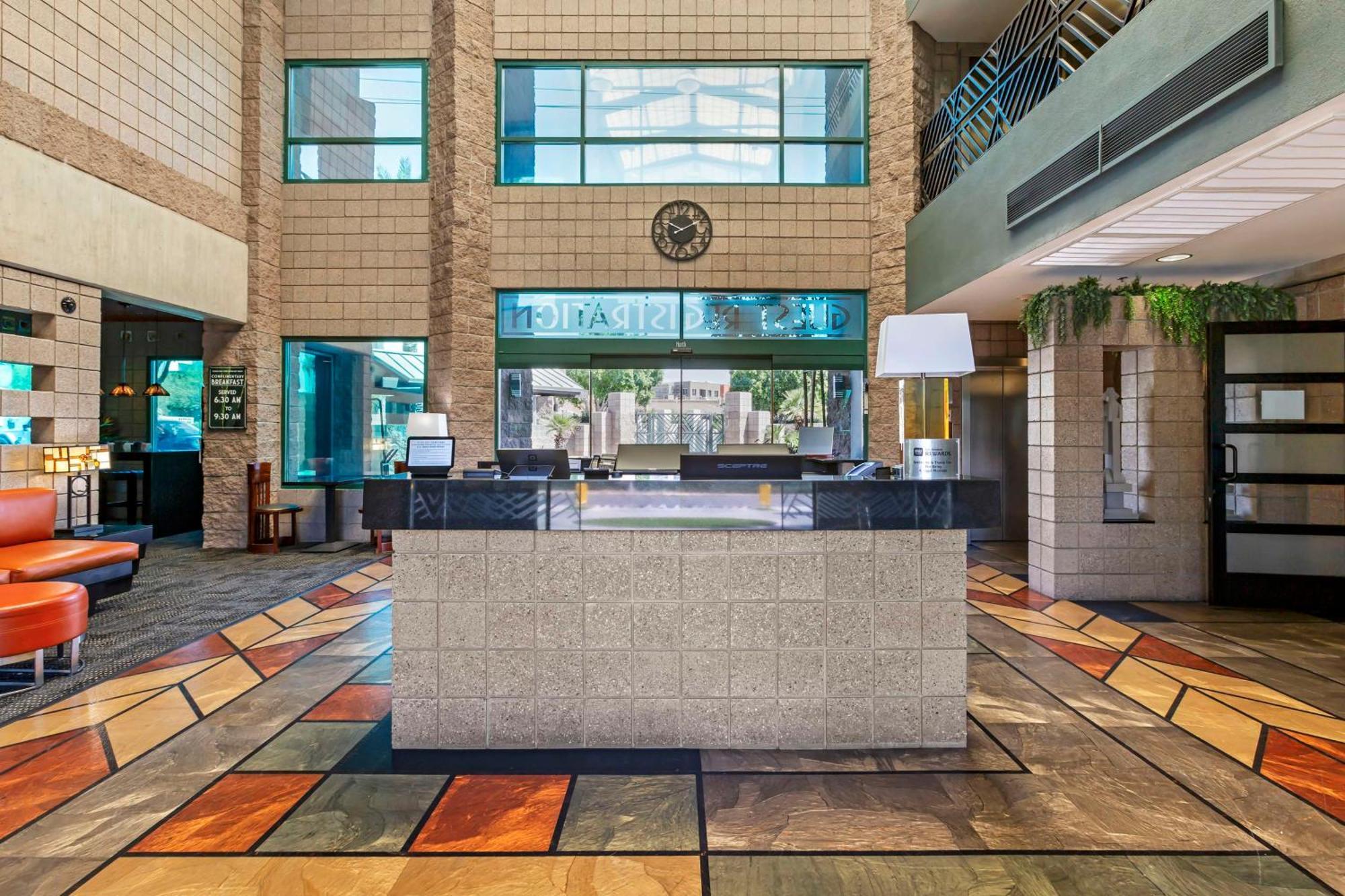 Best Western Plus Sundial Scottsdale Exterior photo