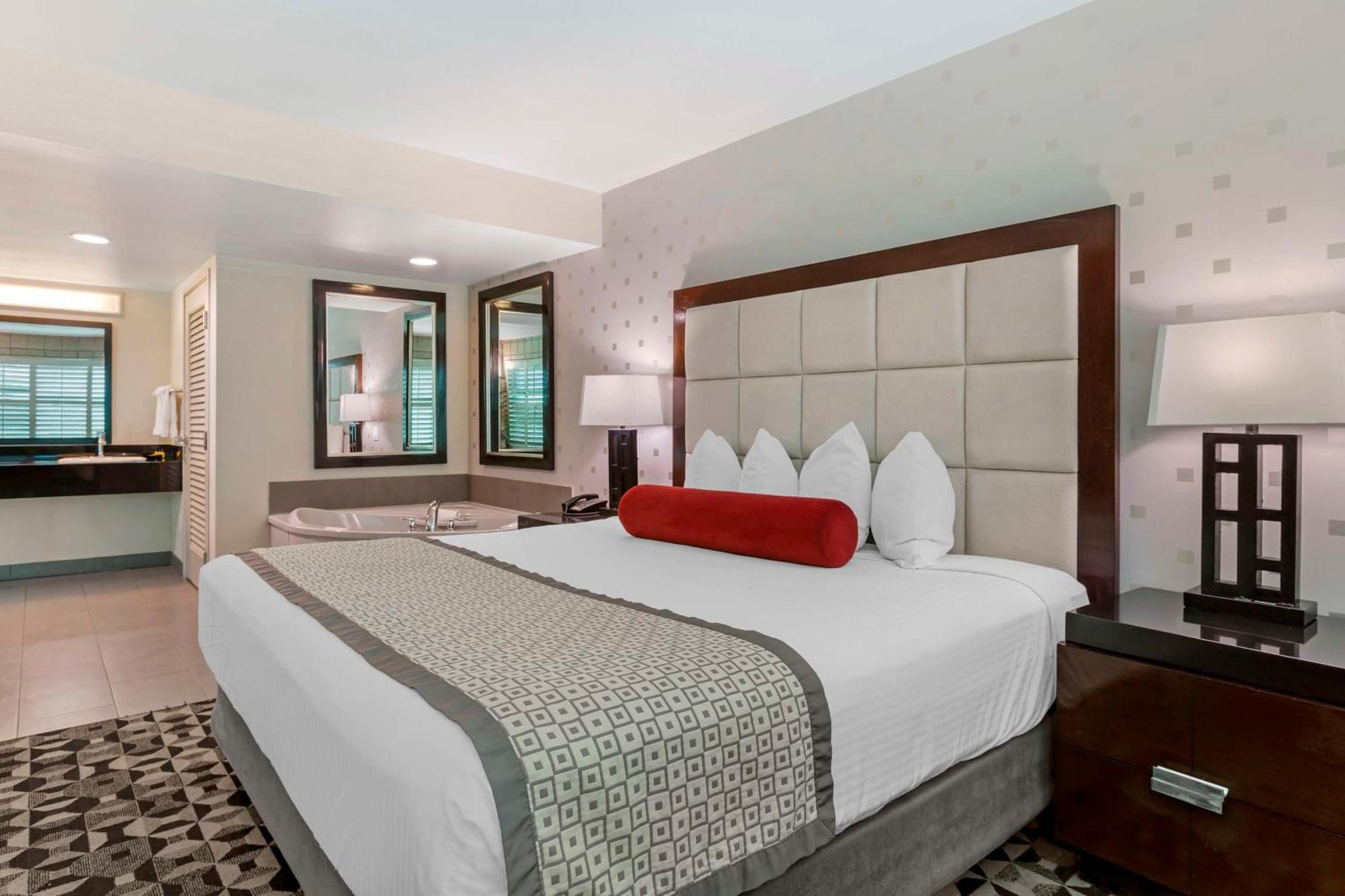 Best Western Plus Sundial Scottsdale Exterior photo
