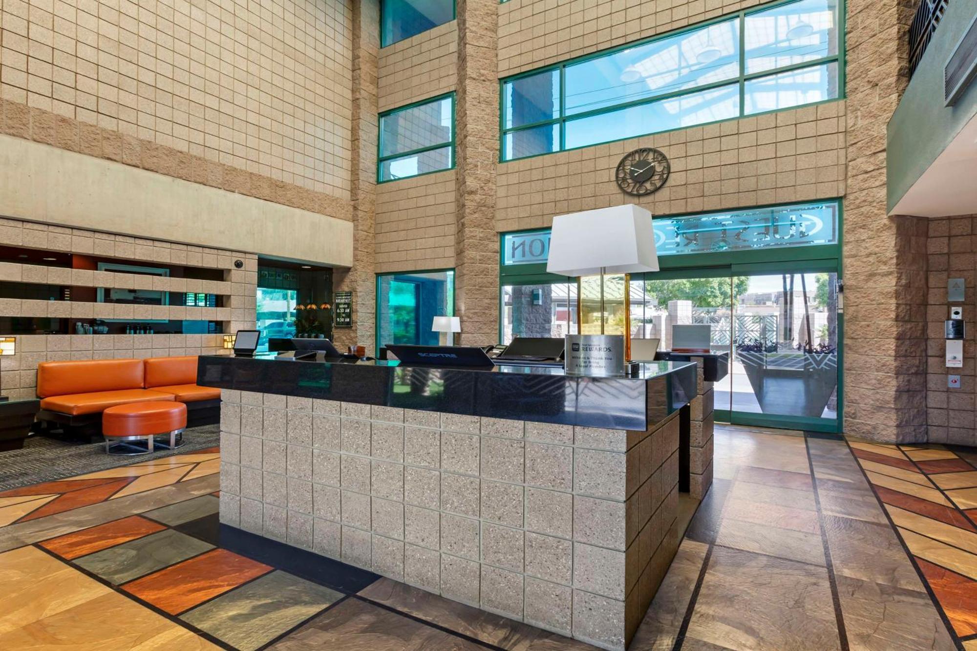 Best Western Plus Sundial Scottsdale Exterior photo